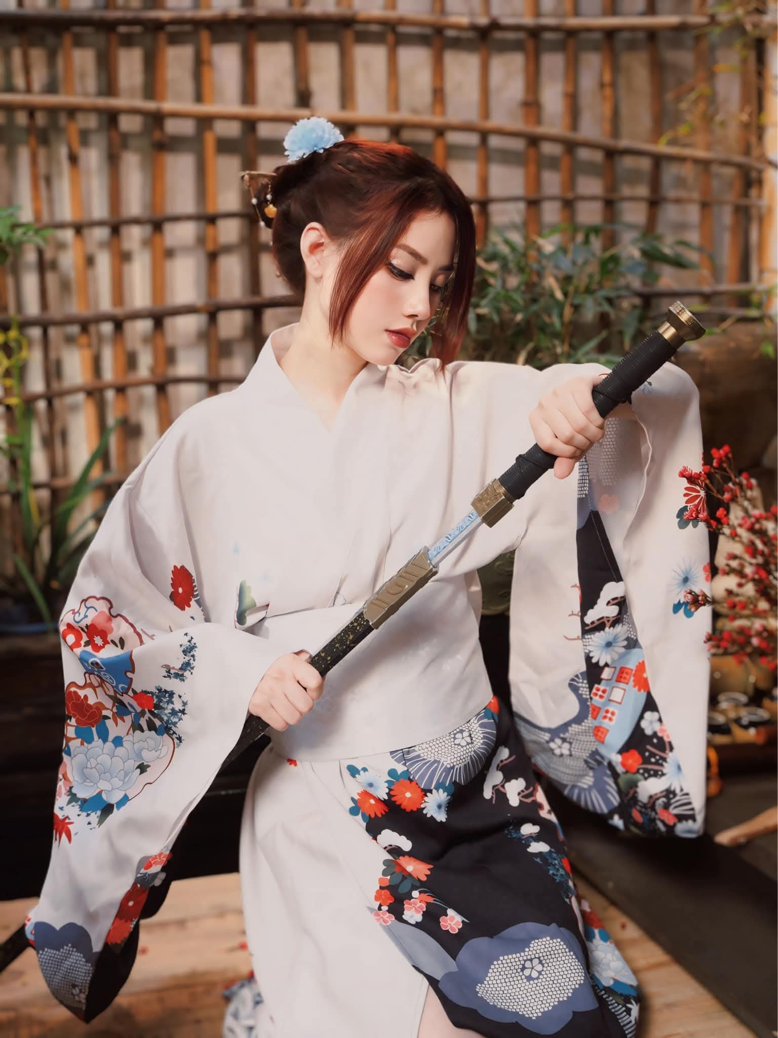 Kimono trên trắng dưới đen K04