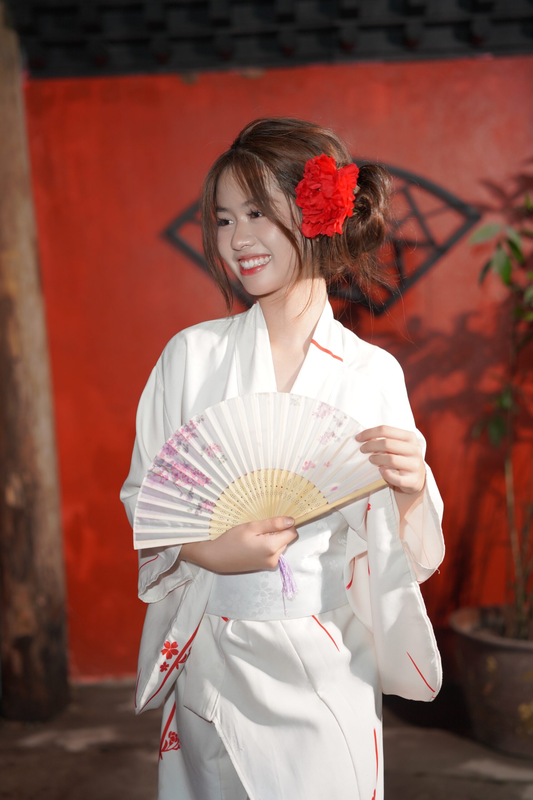 Yukata/kimono trắng điểm hoa đỏ (combo99-combo599k) K19