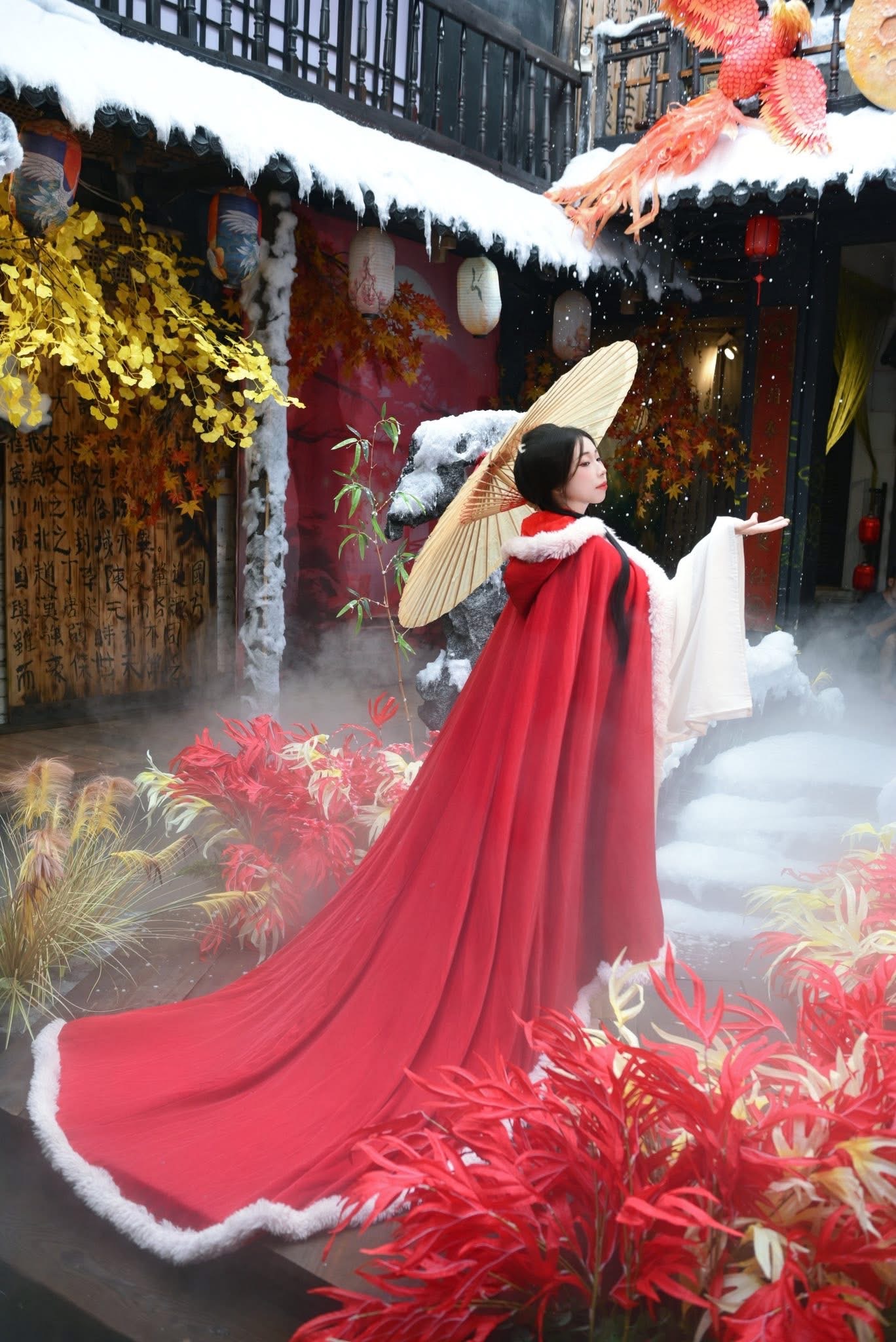 Áo choàng dài – 300k /1 người/1 áo choàng/1 giờ