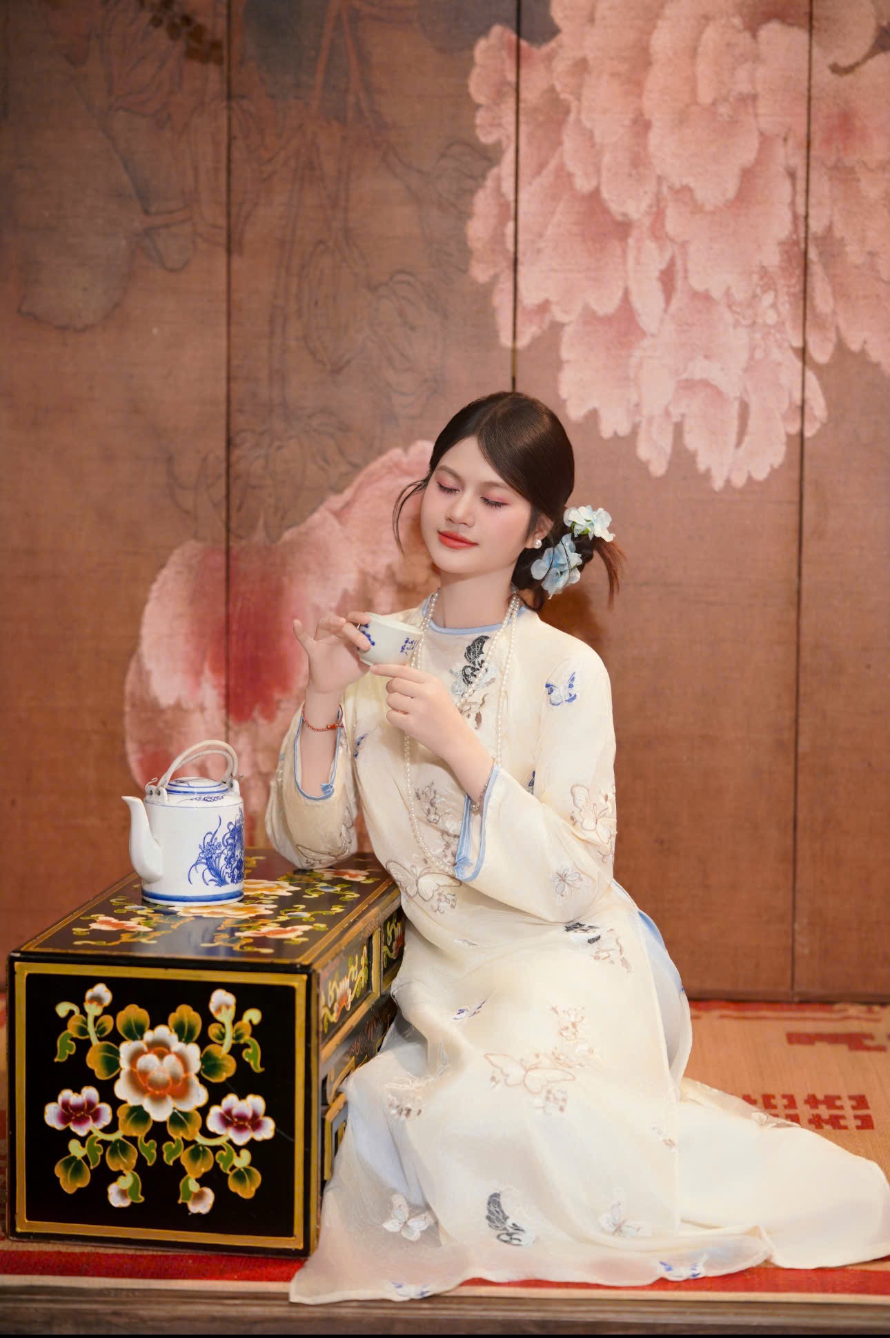 Áo dài trắng cổ tròn hoạ tiết bướm (combo99-799)